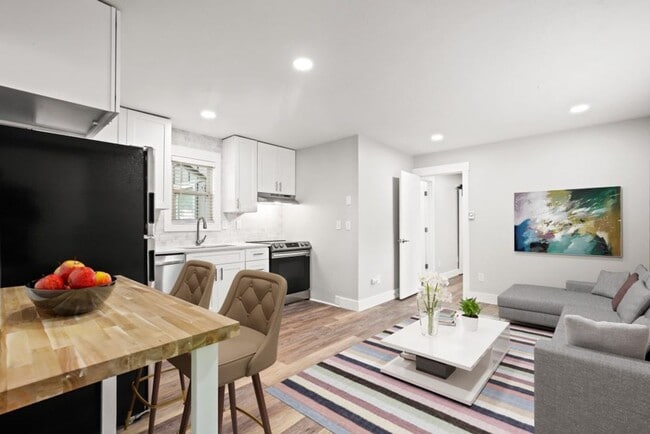 Building Photo - August 2026 Prelease! 1 Bedroom in North Boulder