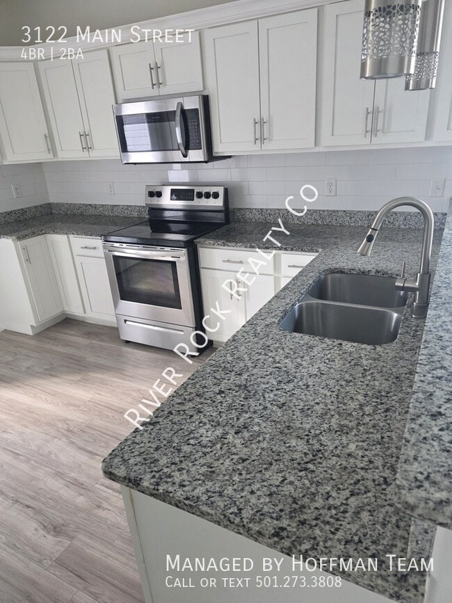 Building Photo - 3122 Main St