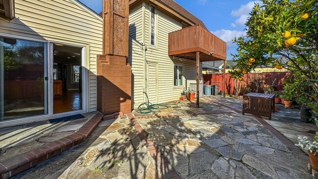 Building Photo - Coastal Comfort & Entertainer’s Retreat in Marina Faire