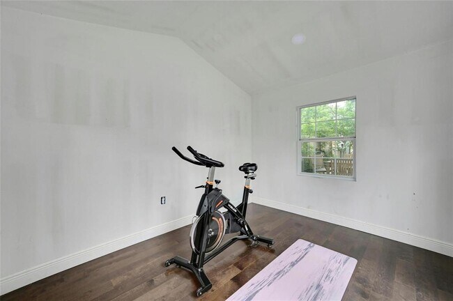 Building Photo - 406 W 55th St