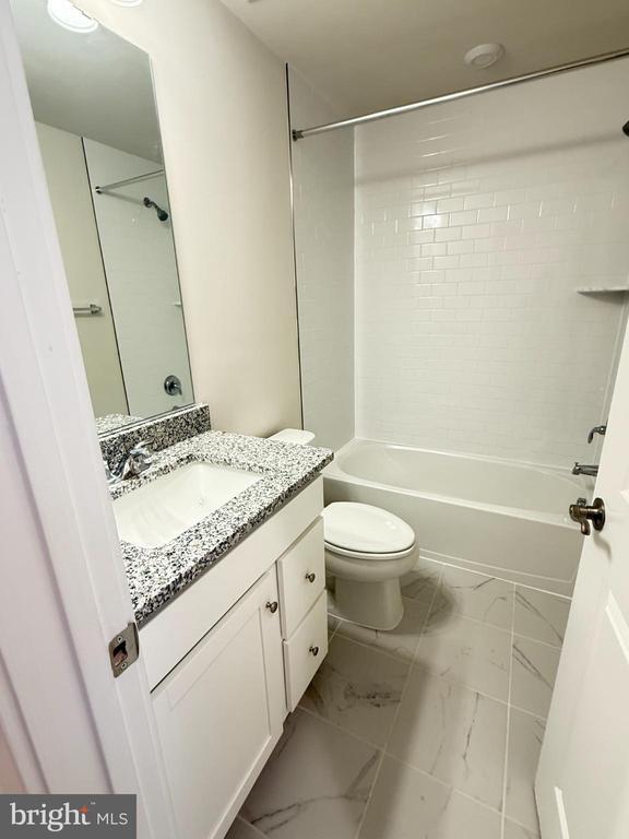 Building Photo - 2108 Acadia Rd