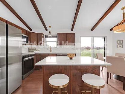 Building Photo - 728 Bristol Cir