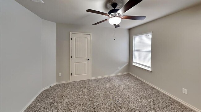 Building Photo - 6520 Bentwood Dr