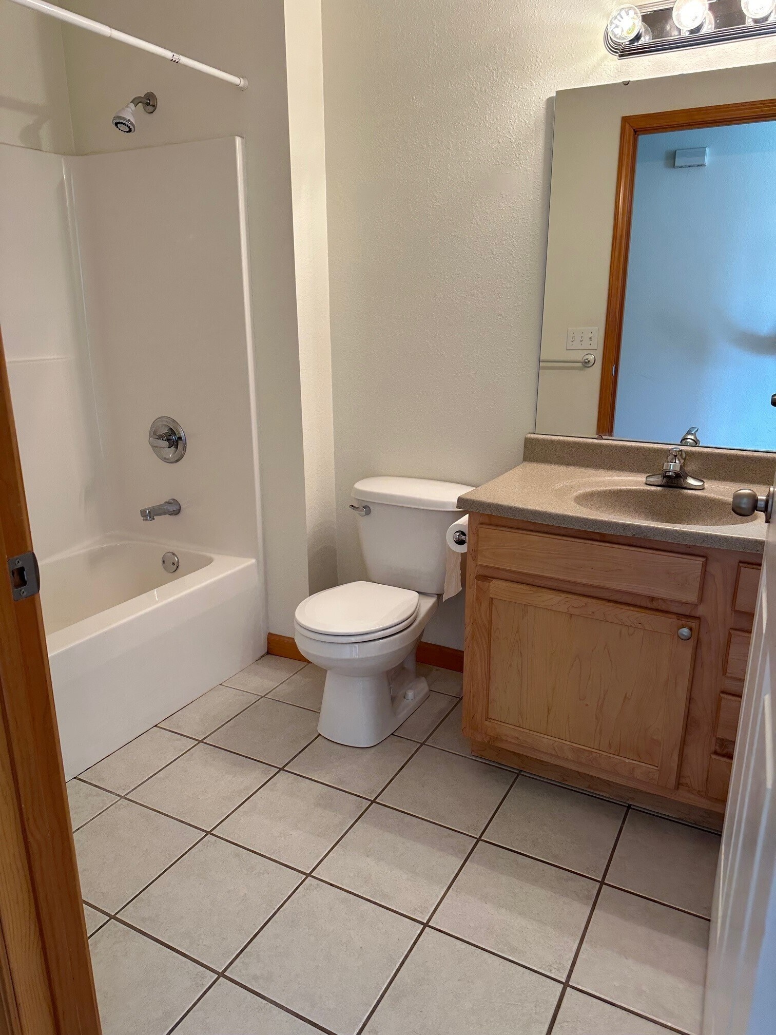 Building Photo - 1547 N Redhawk Dr