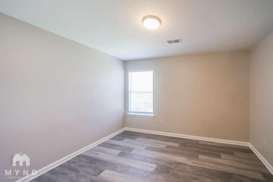 Building Photo - 7384 Hunters Forest Cove