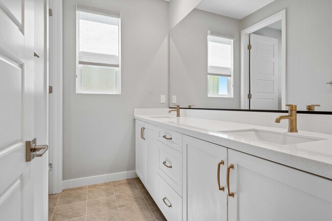 Building Photo - COMING SOON! Skyline Community 4 Bedroom H...