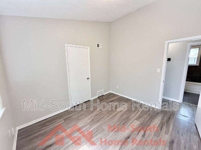 Building Photo - 2298 Dells Ave