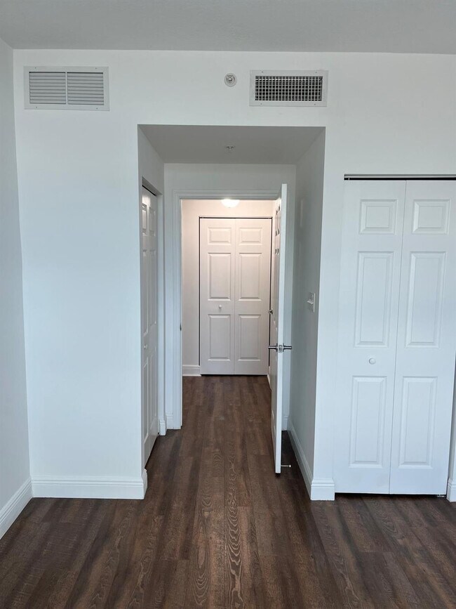 Building Photo - 140 S Dixie Hwy