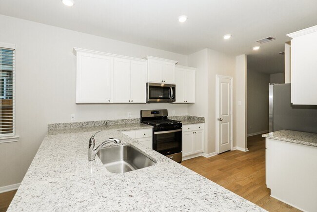 Building Photo - 408 Mustang Trot Dr