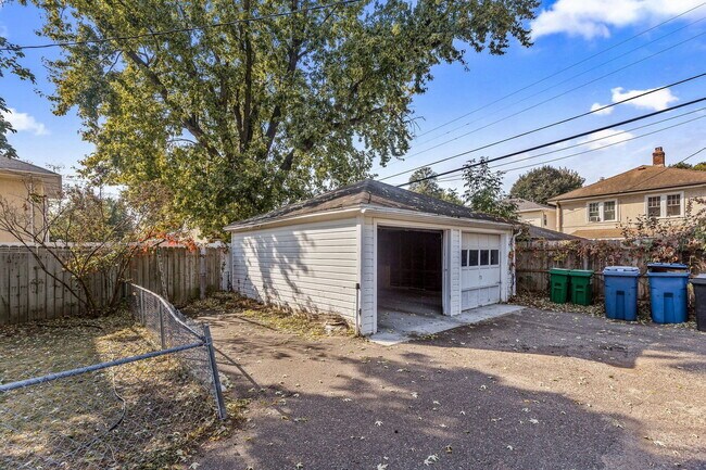 Building Photo - 4416 Lyndale Ave S