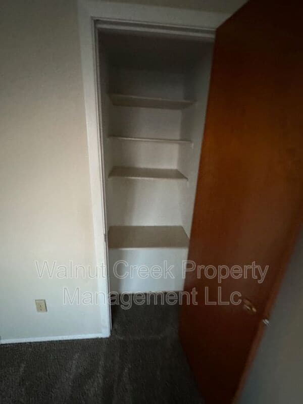 Building Photo - 5520 Beavercrest Dr