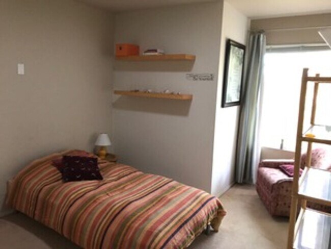 Building Photo - Cozy home blocks from the beach in Leucadia in a quiet cul-de-sac
