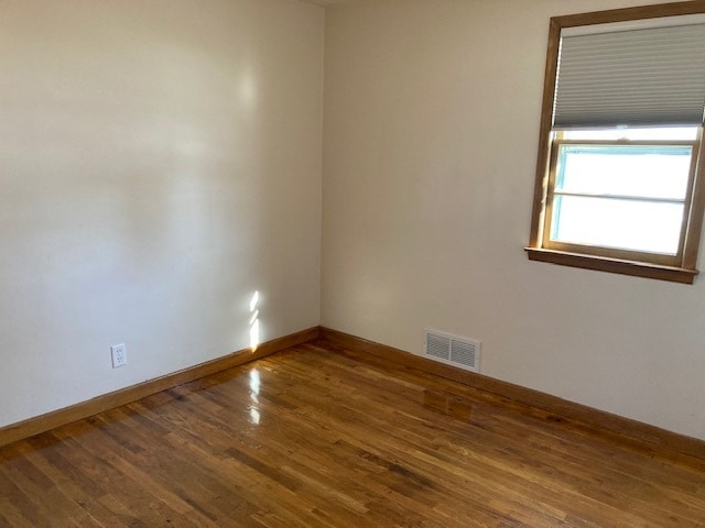 Building Photo - 922 E 3rd St