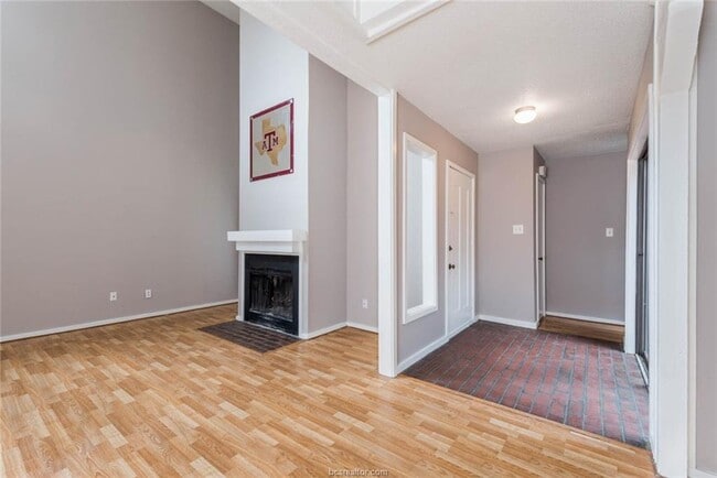 Building Photo - 1532 Wolf Run