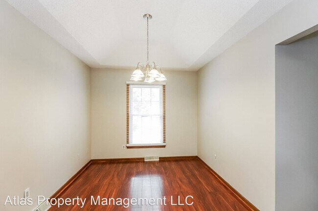 Building Photo - 3 br, 3 bath House - 8202 E 166th St