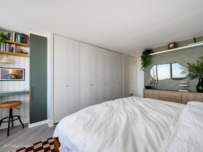 Building Photo - 2800 N Lake Shore Dr