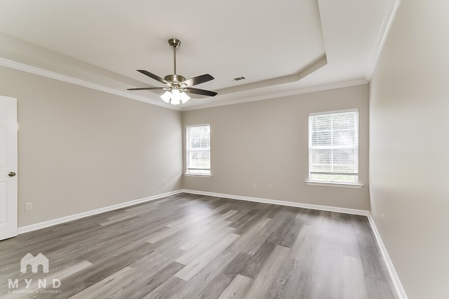 Building Photo - 4050 Sidlehill Dr