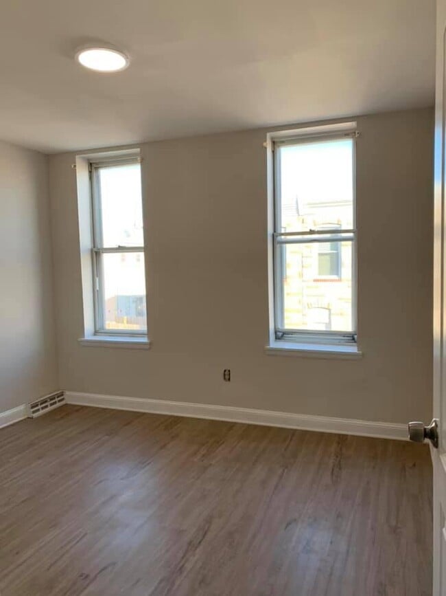 Building Photo - 234 N Port St