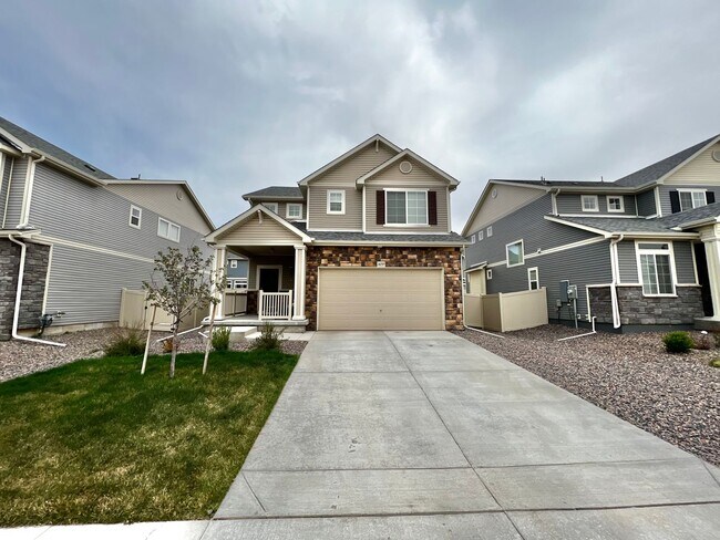 Building Photo - Stunning 4 bed 3.5 bath in Johnstown. Avai...
