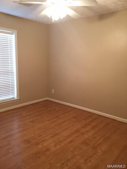 Building Photo - 107 Glen Meadow Ct