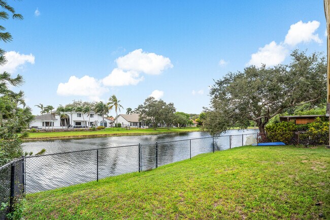 Building Photo - 1531 SW 102nd Terrace