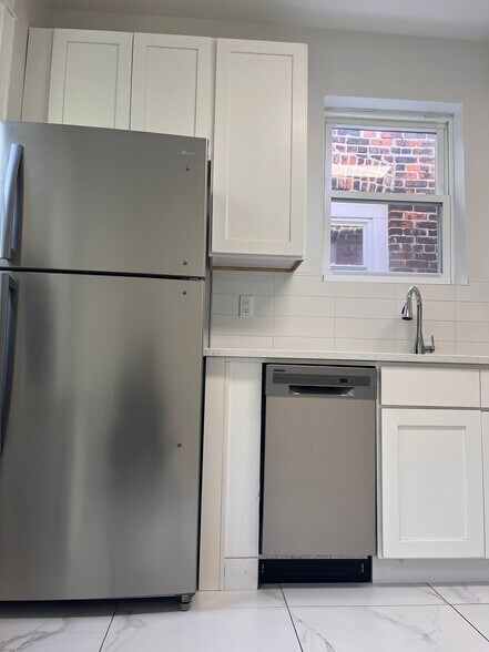 Building Photo - 256 Dwight St