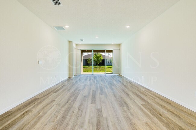 Building Photo - Refined Living in Halifax Plantation – Con...
