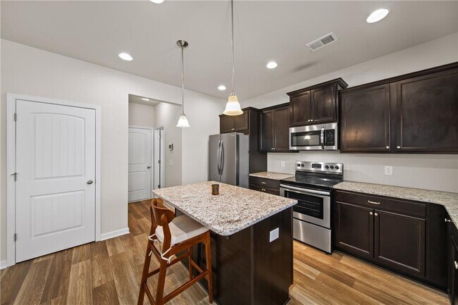 Building Photo - 5337 Burrus Ln
