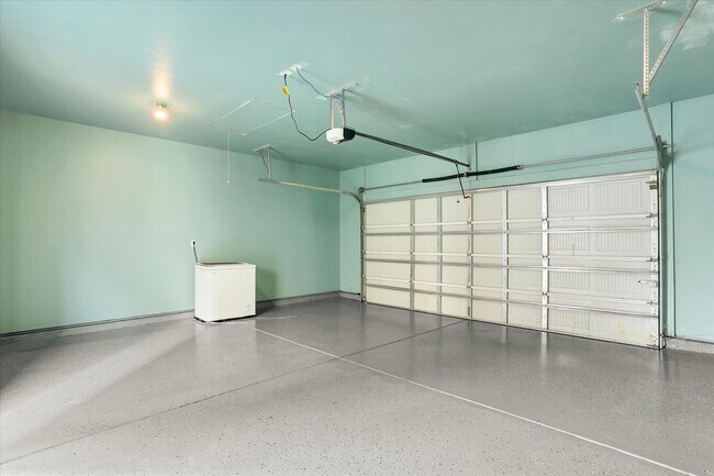 Building Photo - Cute 3 bedroom 2 bath