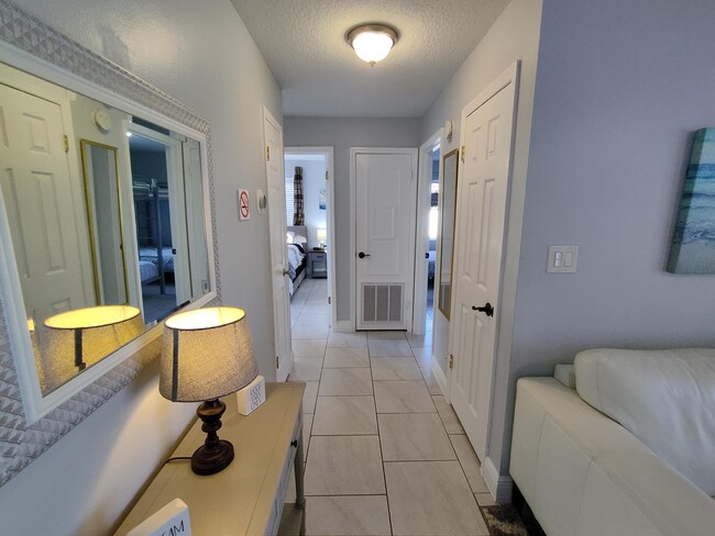 Building Photo - 160 Jalapa Dr