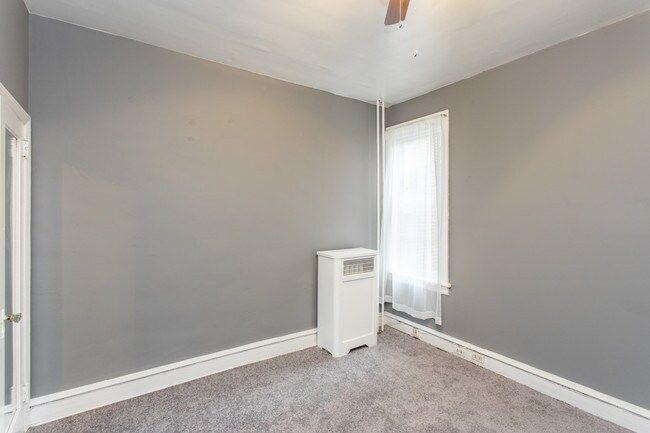 Building Photo - 6253 N Broad St