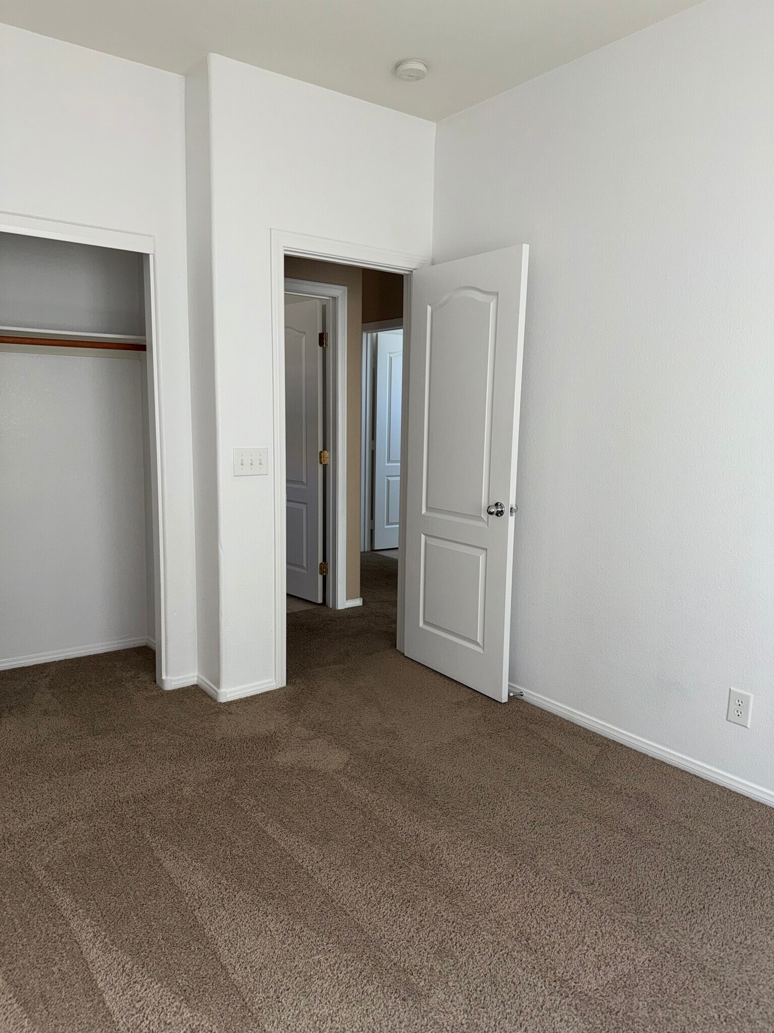 Building Photo - 10519 Allegrini Dr