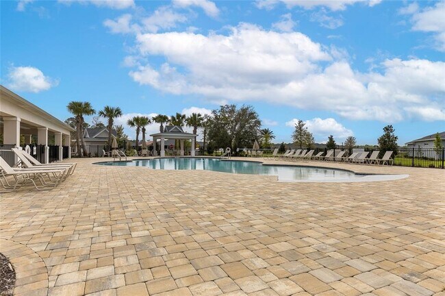 Building Photo - 819 Liliana Dr