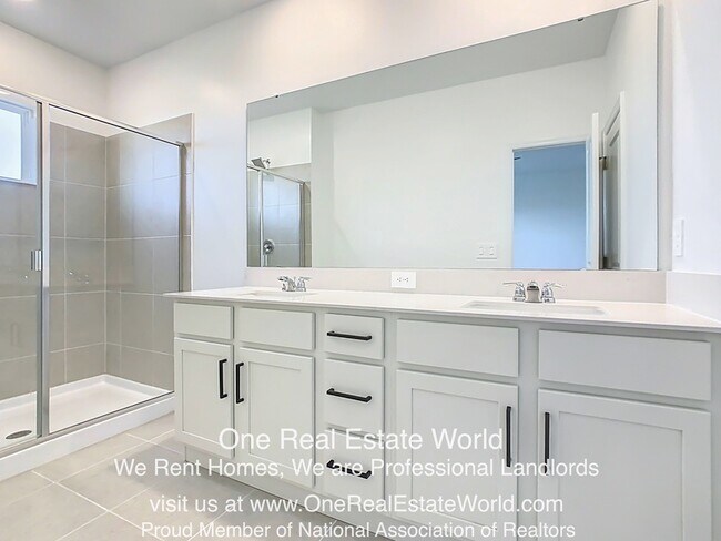 Building Photo - 2971 Maloof Dr