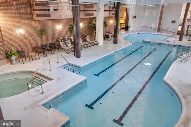 Building Photo - 8360 Greensboro Dr