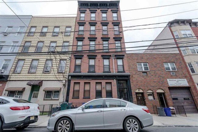 Building Photo - 314 Monroe St