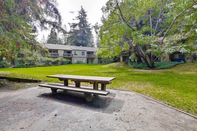 Building Photo - 505 Cypress Point Dr