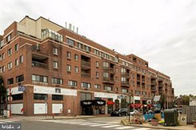 Building Photo - 200-210 Lombard Street