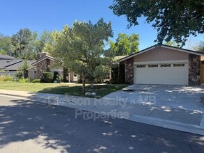 Building Photo - 2845 Glenwood Ct