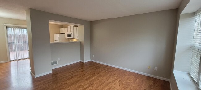 Building Photo - 792 Ficus Dr