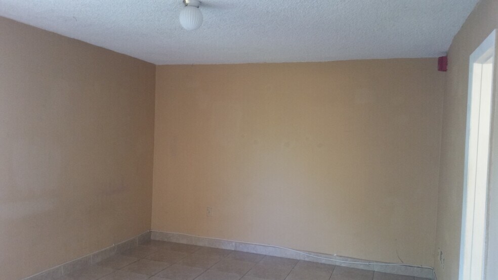 Building Photo - 1990 W 56th St