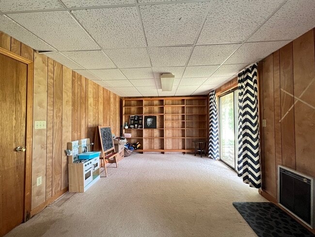 Building Photo - 92 Fifer Ln