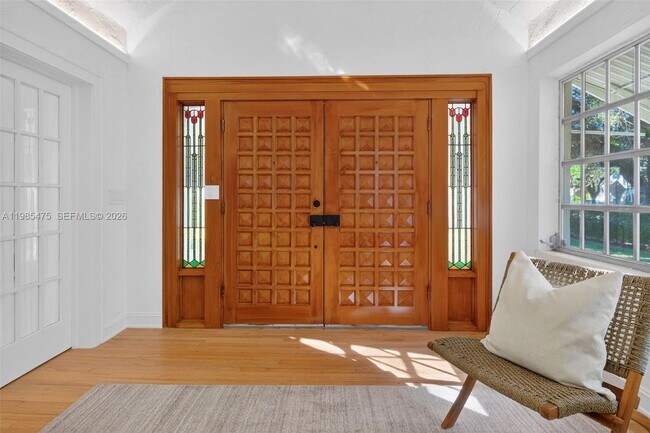 Building Photo - 1305 Alhambra Cir