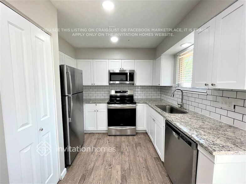 Building Photo - 7595 Deer Trail