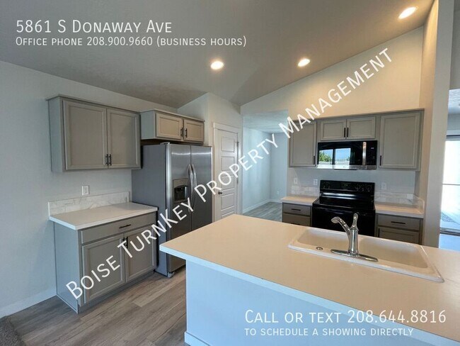 Building Photo - 5861 S Donaway Ave