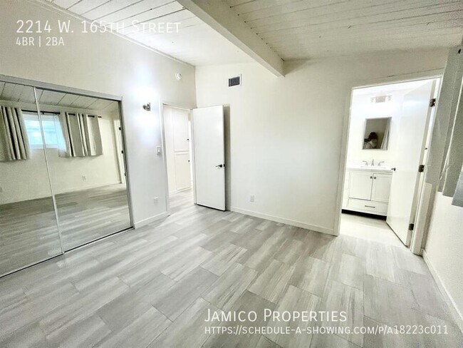 Building Photo - 2214 W 165th St