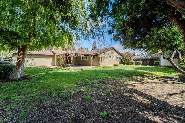 Building Photo - North Yuba City 3 bd 2 bath Home