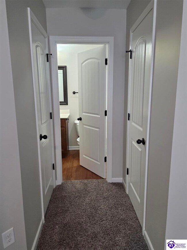 Building Photo - 158 Vineland Pkwy Dr