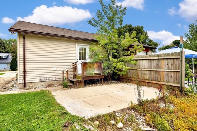 Building Photo - Darling 2 Bedroom Home in Middleville