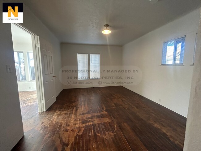 Building Photo - 216 7th St